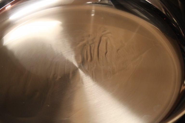 No more food sticking to pans! This tip works everytime! How do I cook in a stainless steel pan without food sticking? 