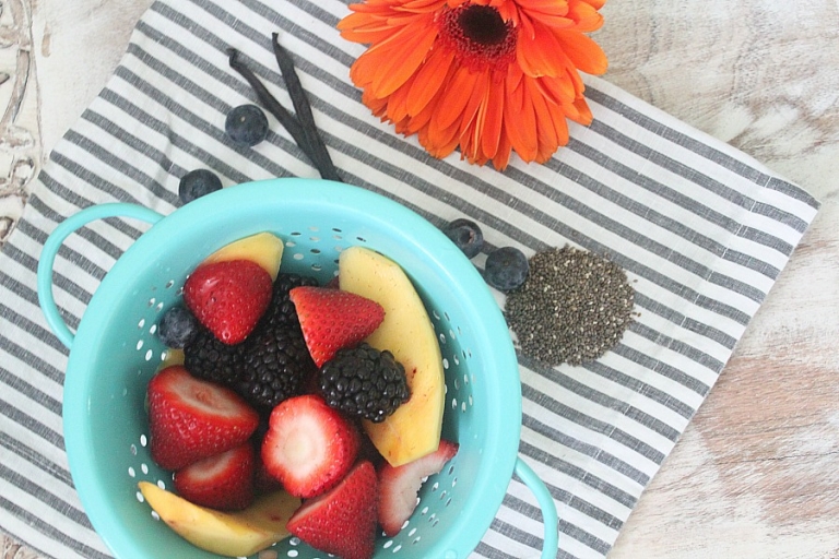 homemade-chia-seed-pudding-with-fruit