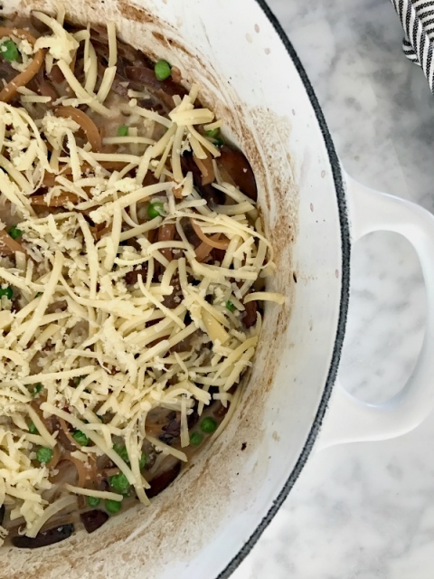 Yeow! Easy, healthy french onion pasta bake!