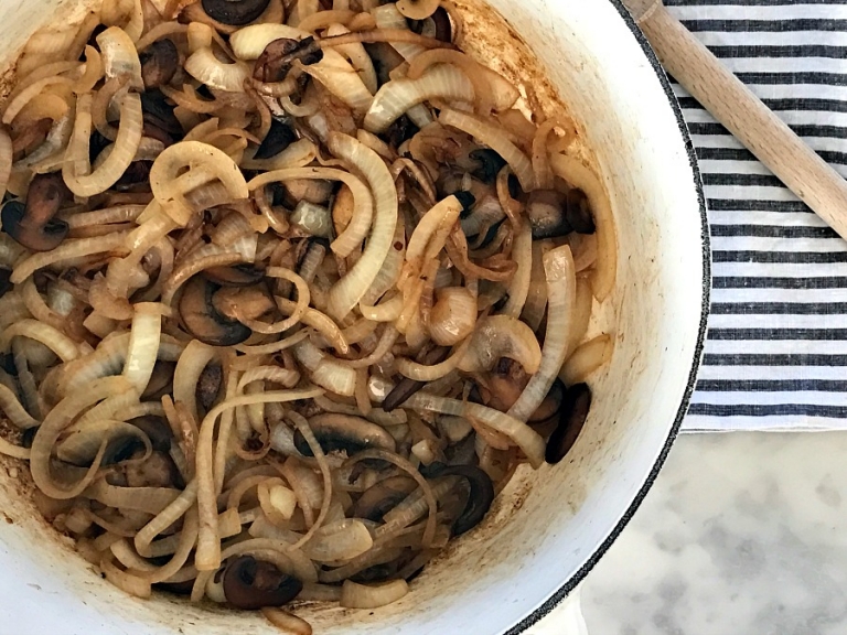 Healthier, cheesy one pot french onion bake with rutabaga noodles for dinner tonight!